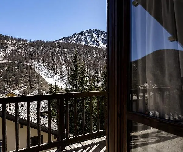 Aparthotel Claviere 3*