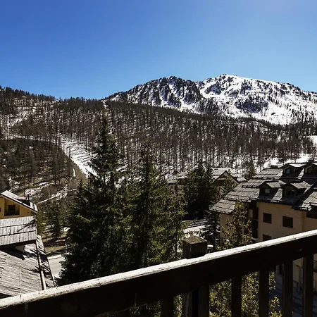 Aparthotel Claviere מלון 3*